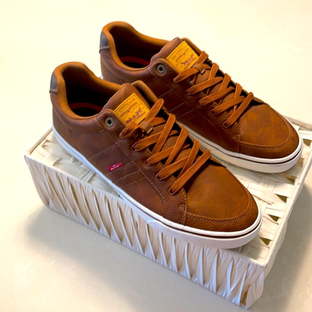 Levi’s men’s Marvin shoe